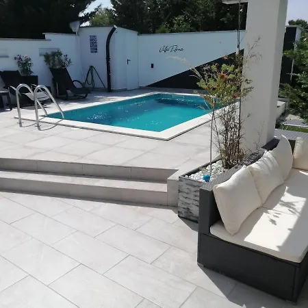 Elena Villa