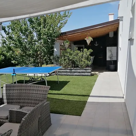 Elena Villa